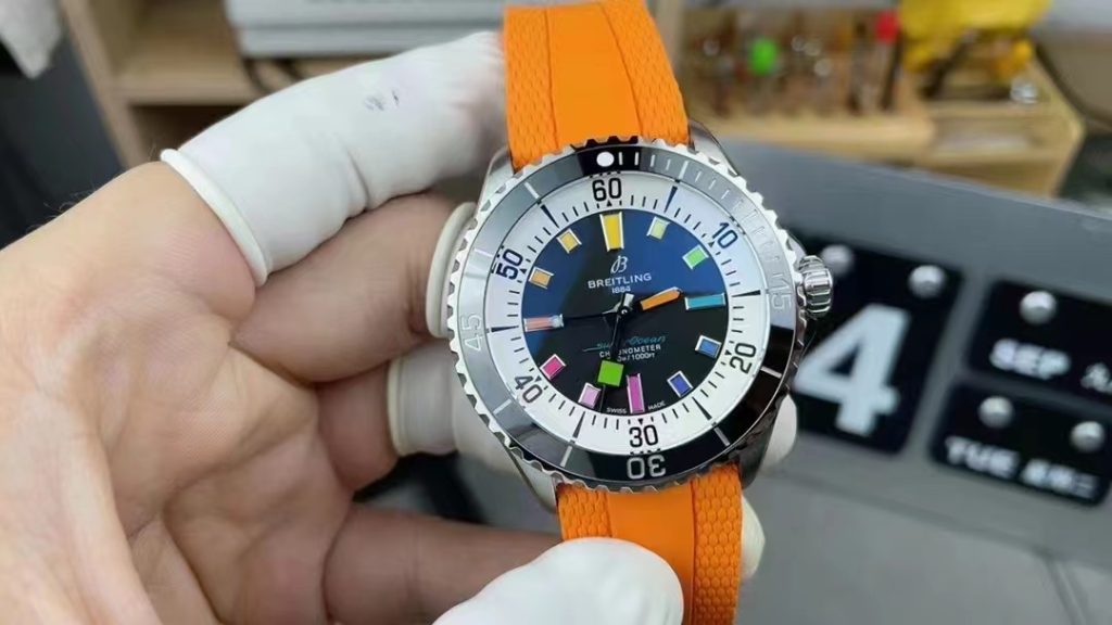 Replica Breitling Superocean Slow Motion